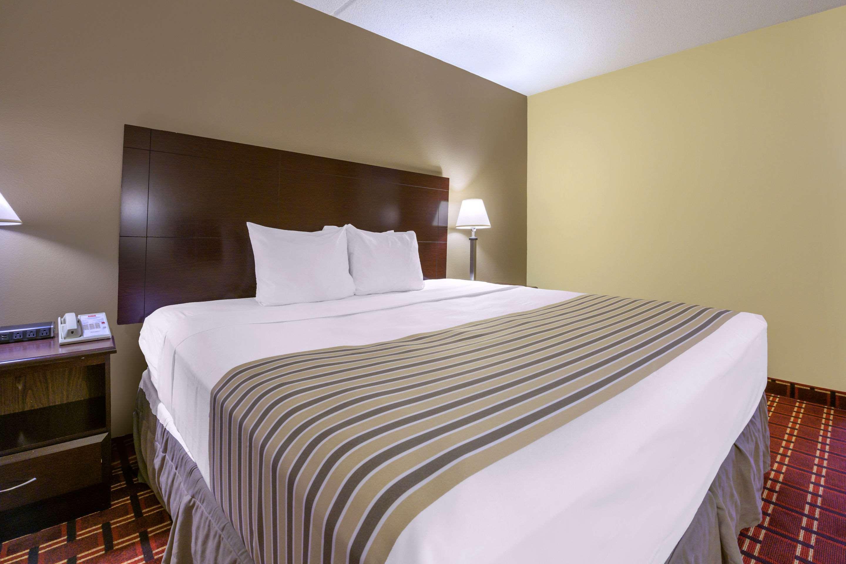 Econo Lodge Inn&Suites Triadelphia Exterior foto