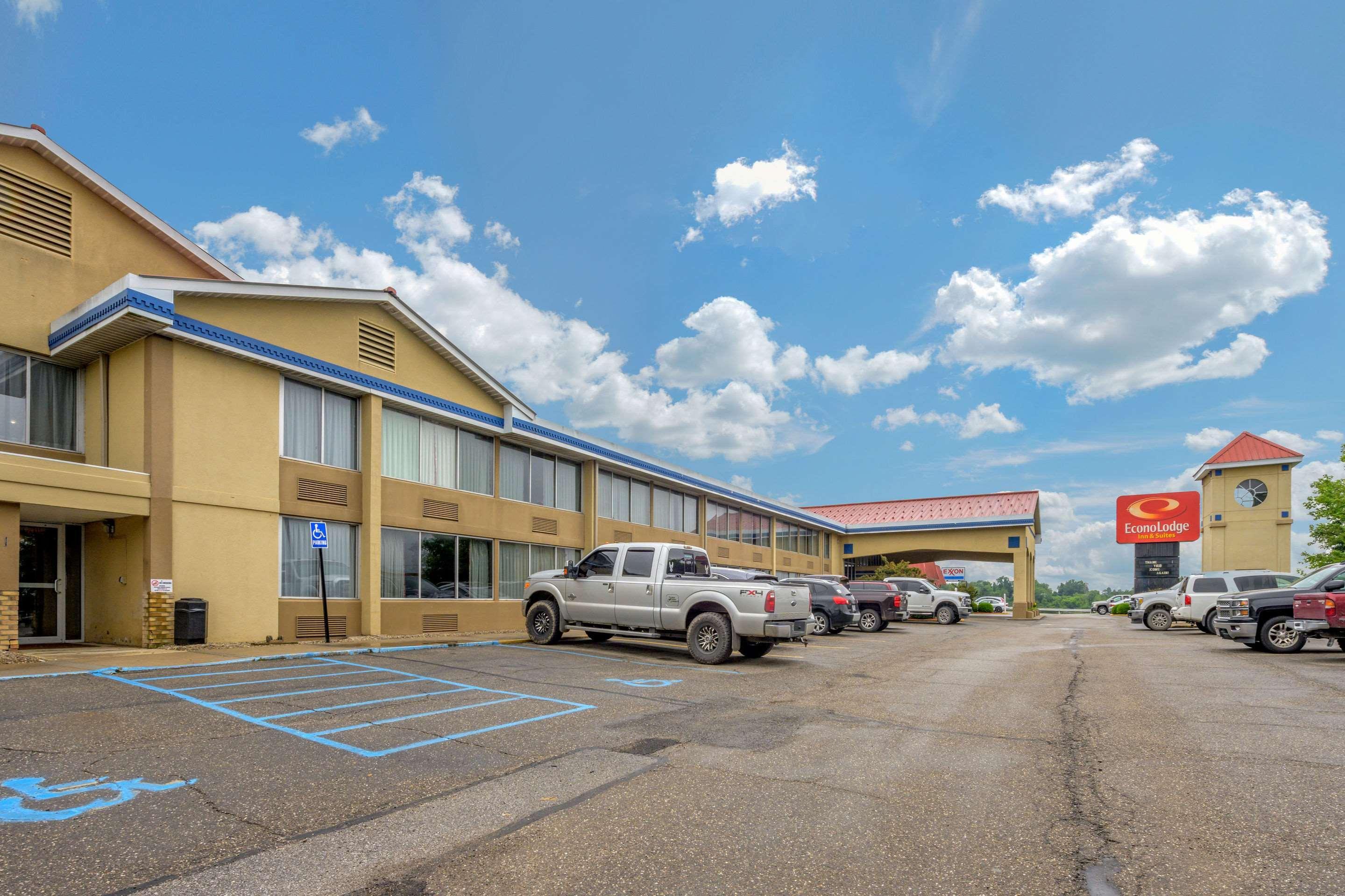 Econo Lodge Inn&Suites Triadelphia Exterior foto