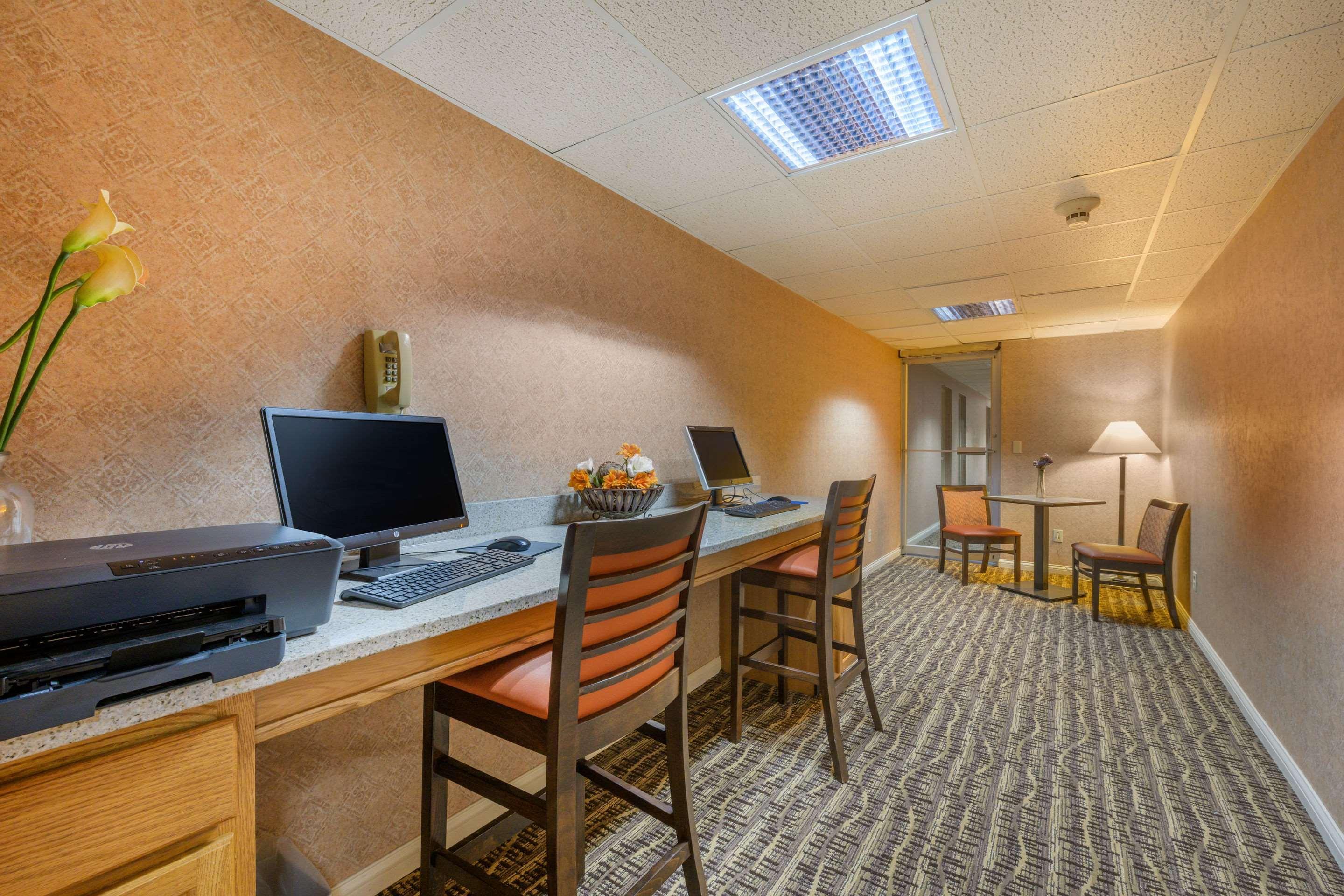 Econo Lodge Inn&Suites Triadelphia Exterior foto