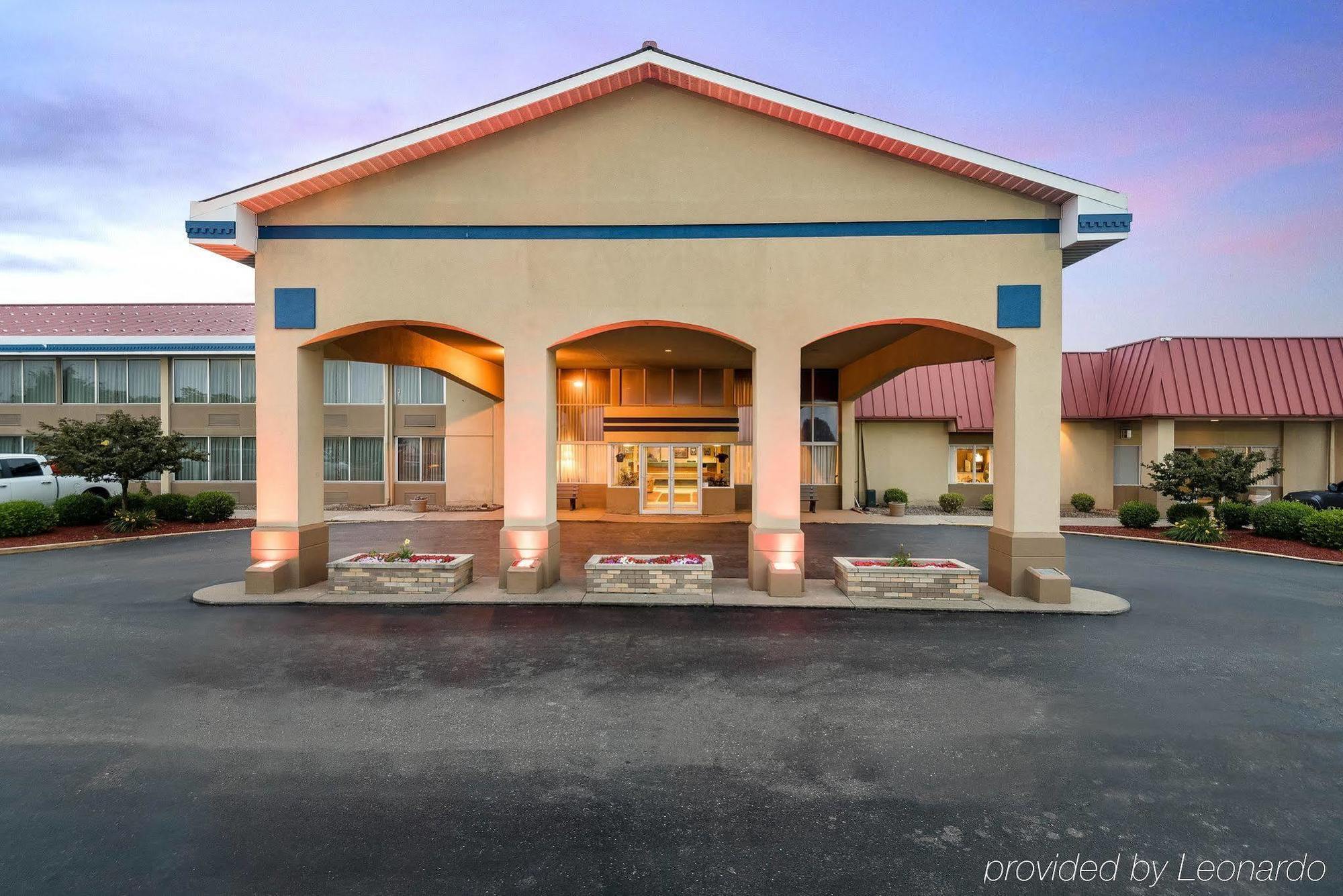 Econo Lodge Inn&Suites Triadelphia Exterior foto