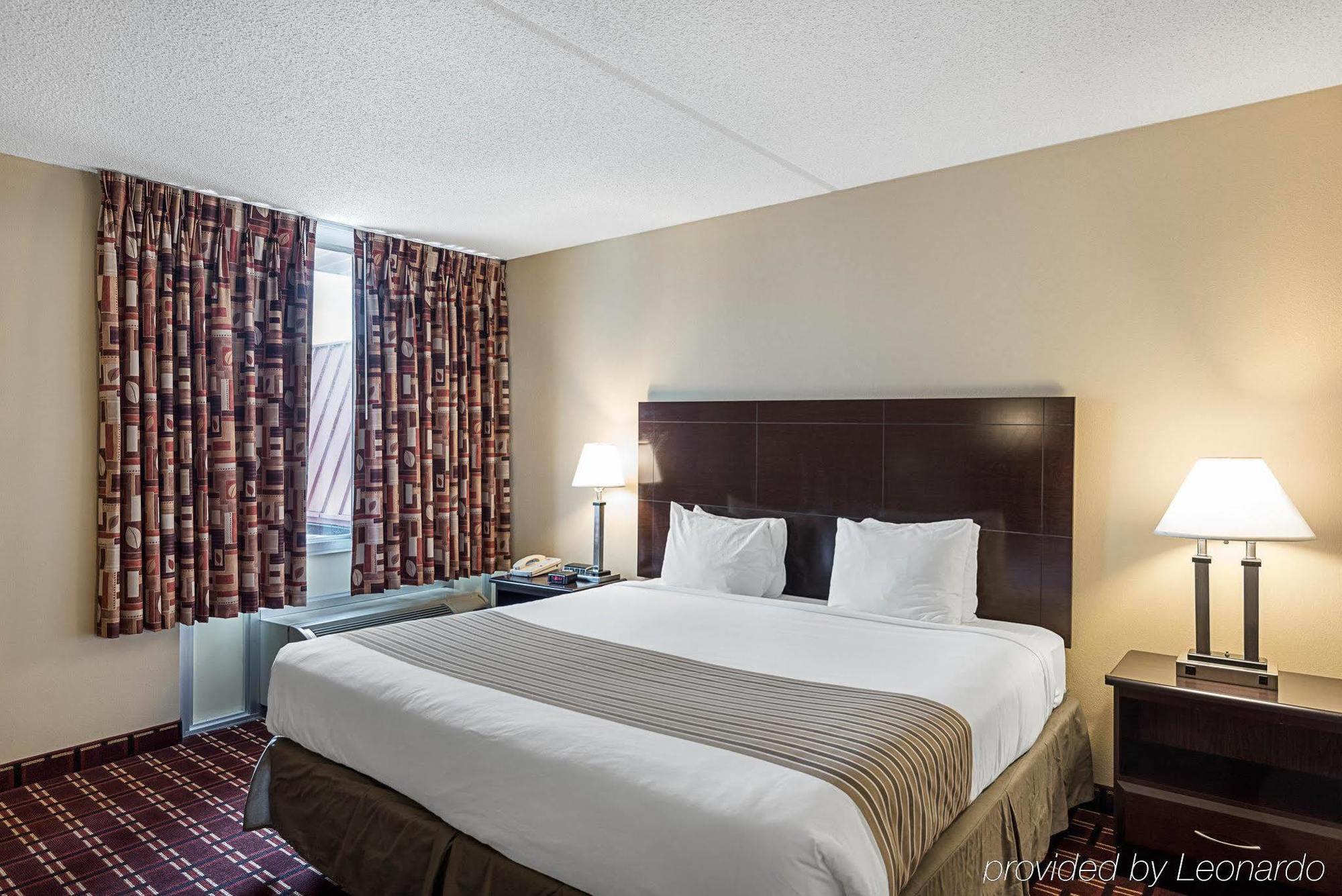 Econo Lodge Inn&Suites Triadelphia Exterior foto