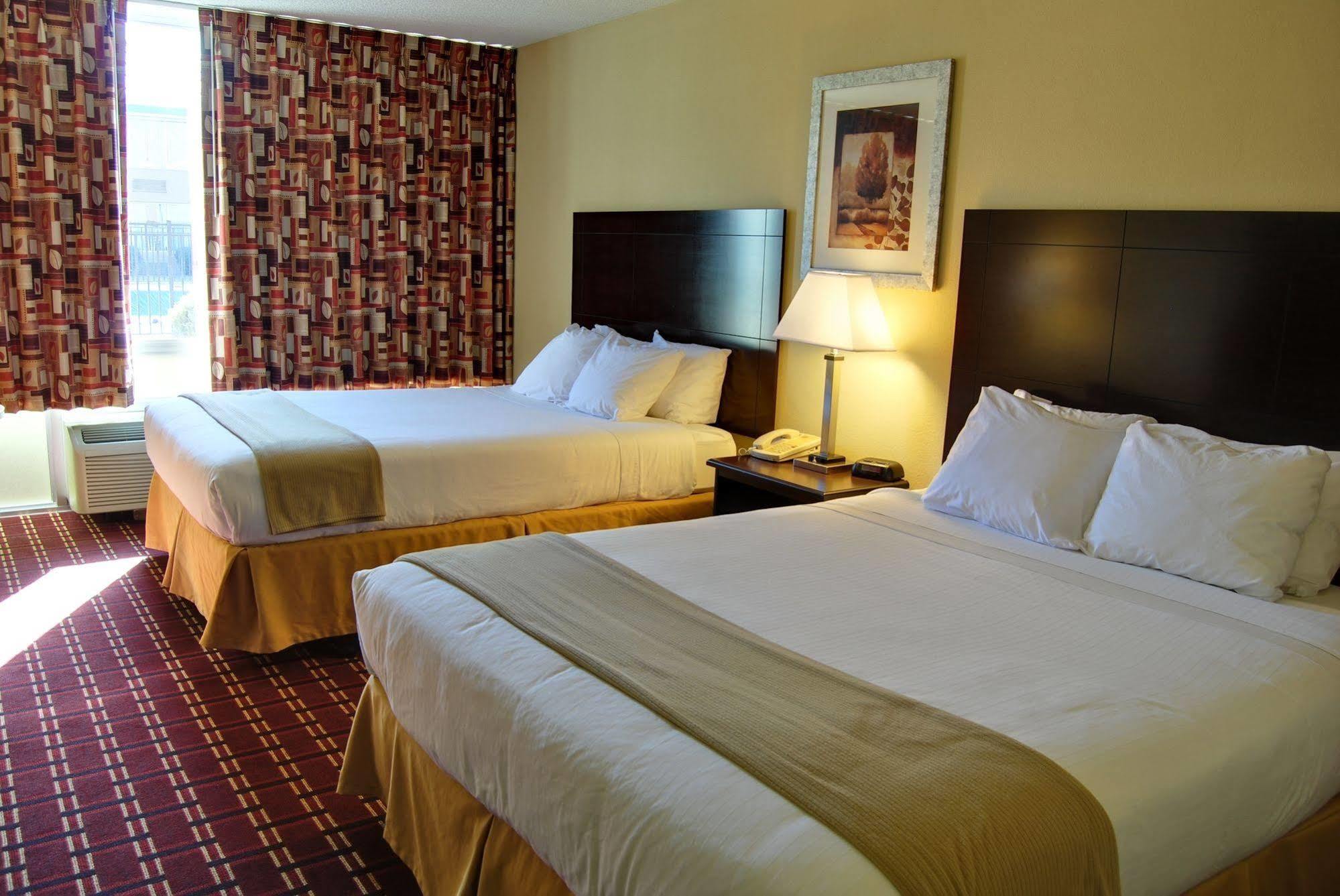 Econo Lodge Inn&Suites Triadelphia Exterior foto